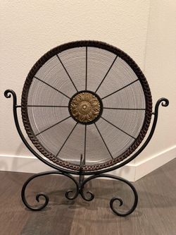 Decorative Metal Medallion Stand – 25” Tall x 21” Wide