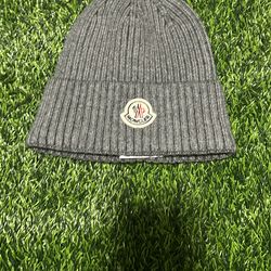 Moncler Style Gray Knit Beanie Hat – Classic Winter Cap