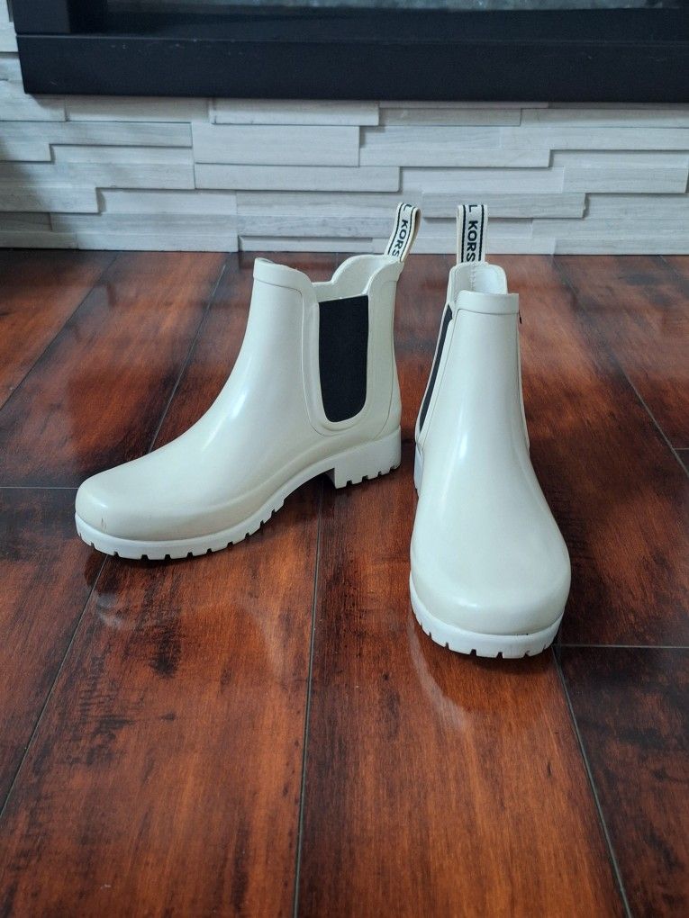 White MICHAEL Michael Kors rain boot Size 8