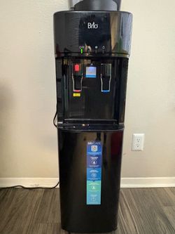 Water machine hot / cold and bottom loading