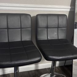 2 Bar Stools 