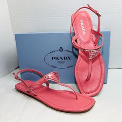 NEW PRADA CLASSIC PLAQUE LOGO THONG SANDALS PINK PATENT LEATHER SZ 40