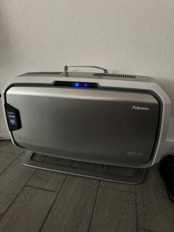 Fellowes Aeramax IV professional air purifier 1400 SF