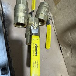 3/4  Brass Gas And Water Valves