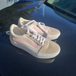 Vans Women's Lowtop Cream And Pink
