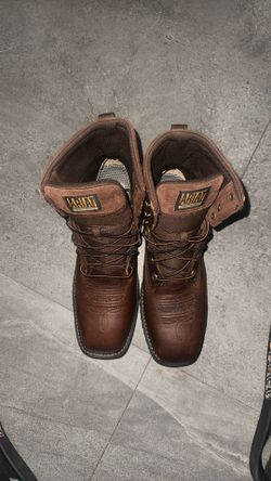 ARIAT BRAND NEW SIZE 11 BOOTS 