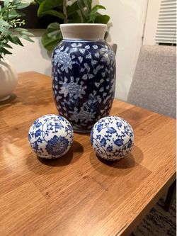 Blue and White vase