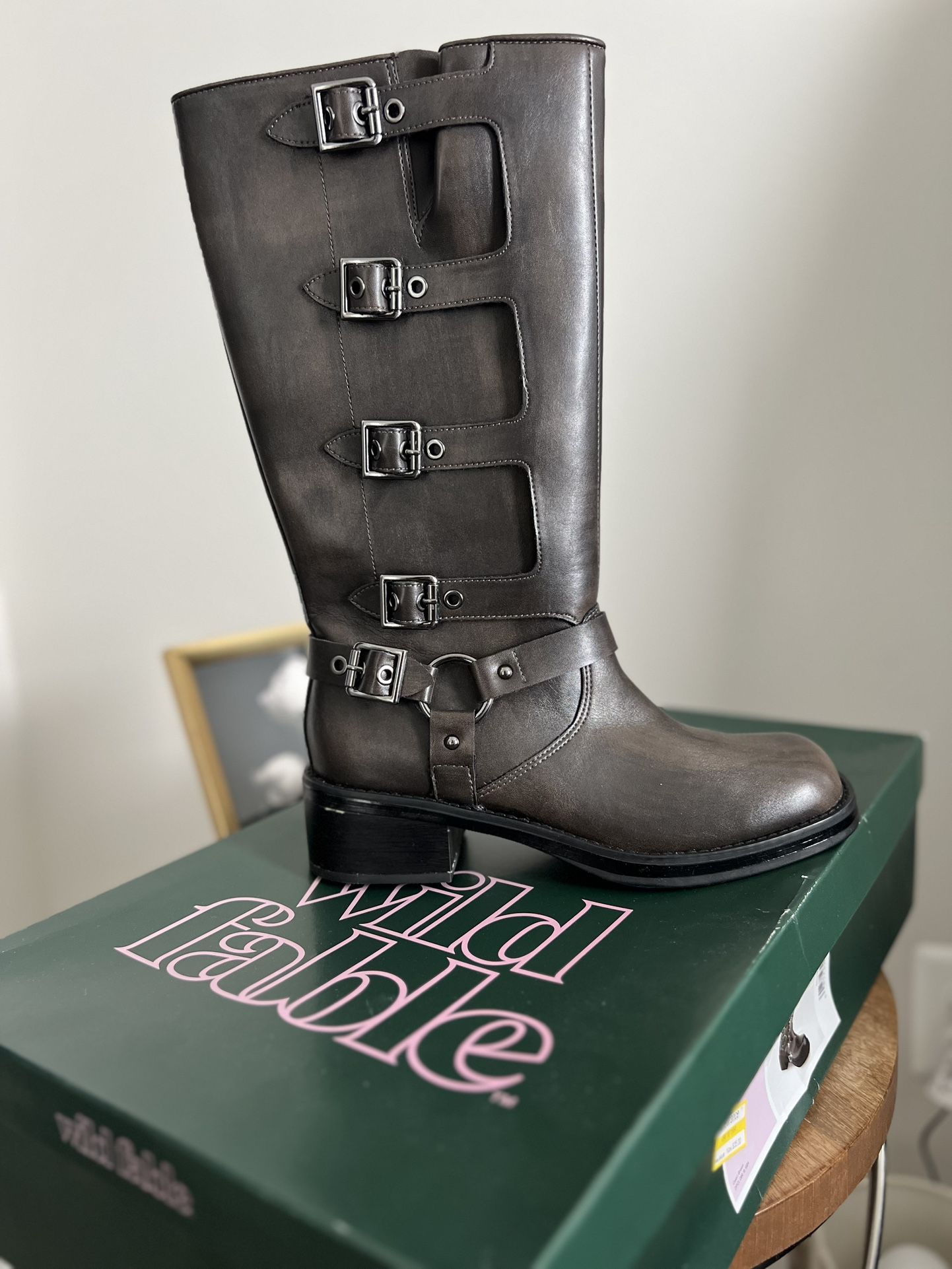 Distressed Heeled Boot