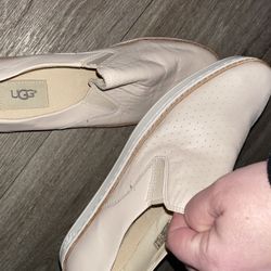 Brand New, Light Pink Ugg Slide On Shoes, Size 9.5 In women's! This is a Steal, As I Purchased these for $95