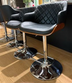 Adjustable height Bar stools