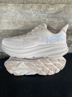 HOKA ONE ONE CLIFTON 9 RUNNING SHOES—SIZE 10 Men’s —$45 FIRM