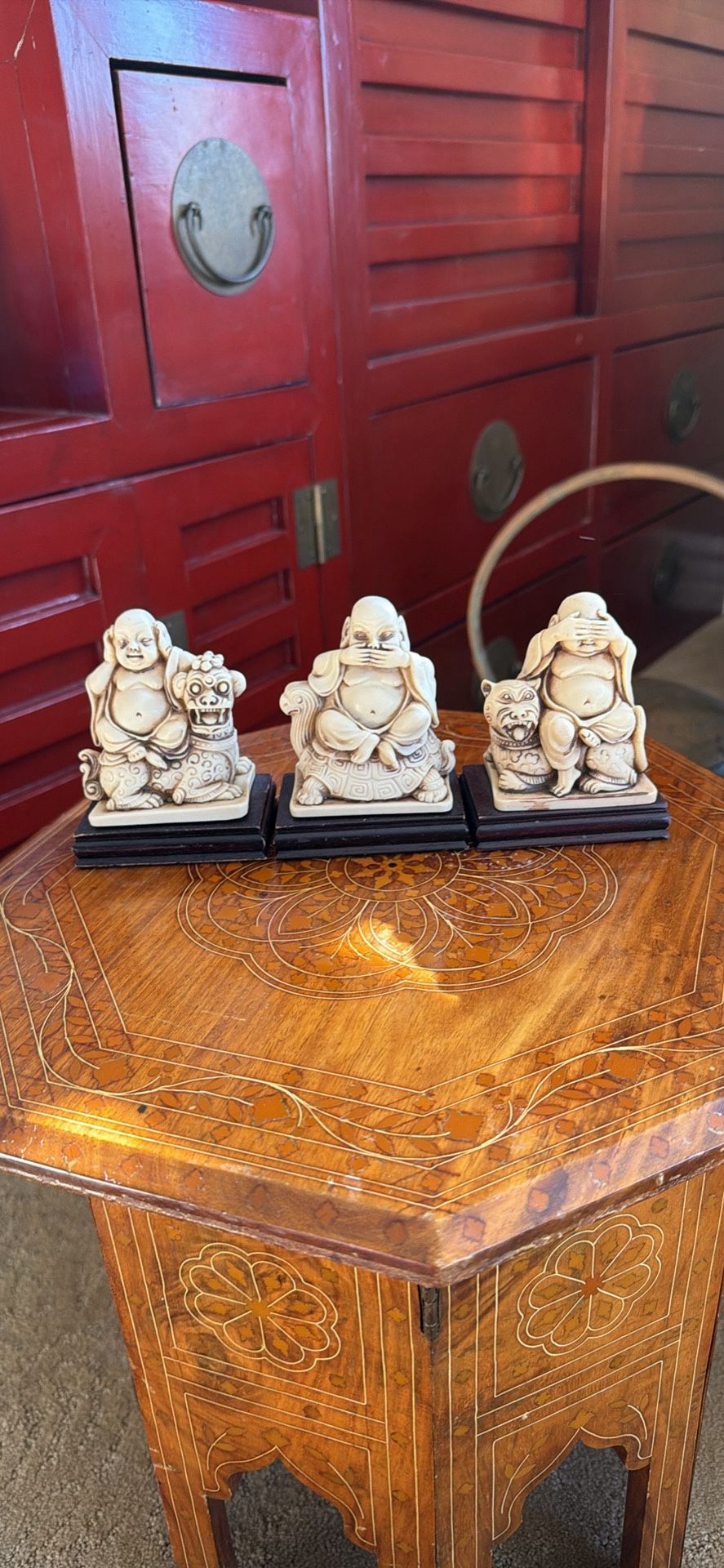 Tan Resin Set of 3 Buddha Statues Hear, See, Speak No Evil With Fu Dog Jaguar