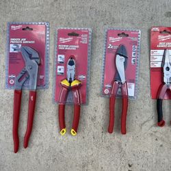 4 nuevas piezas de pinzas pido at $80 por todas lad piezas juntas