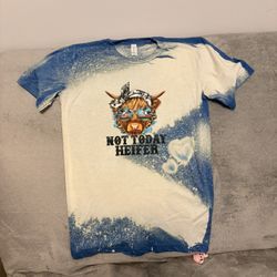 ONE IF A KIND HEARTLAND COW TEE