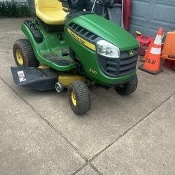 John Deere E100 Riding Mower 