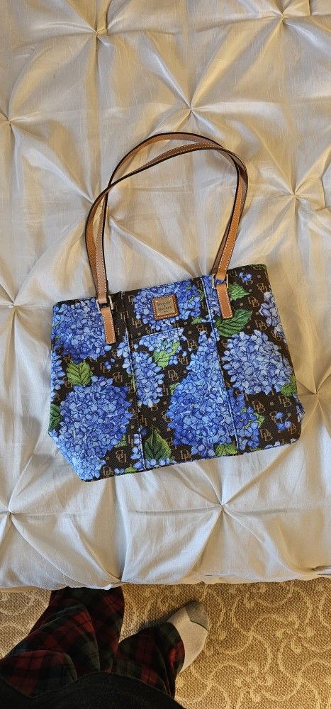 Dooney and Bourke Bag