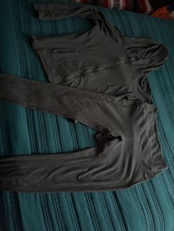 Gray Athletic Two-Piece Set Crop Top and Leggings
