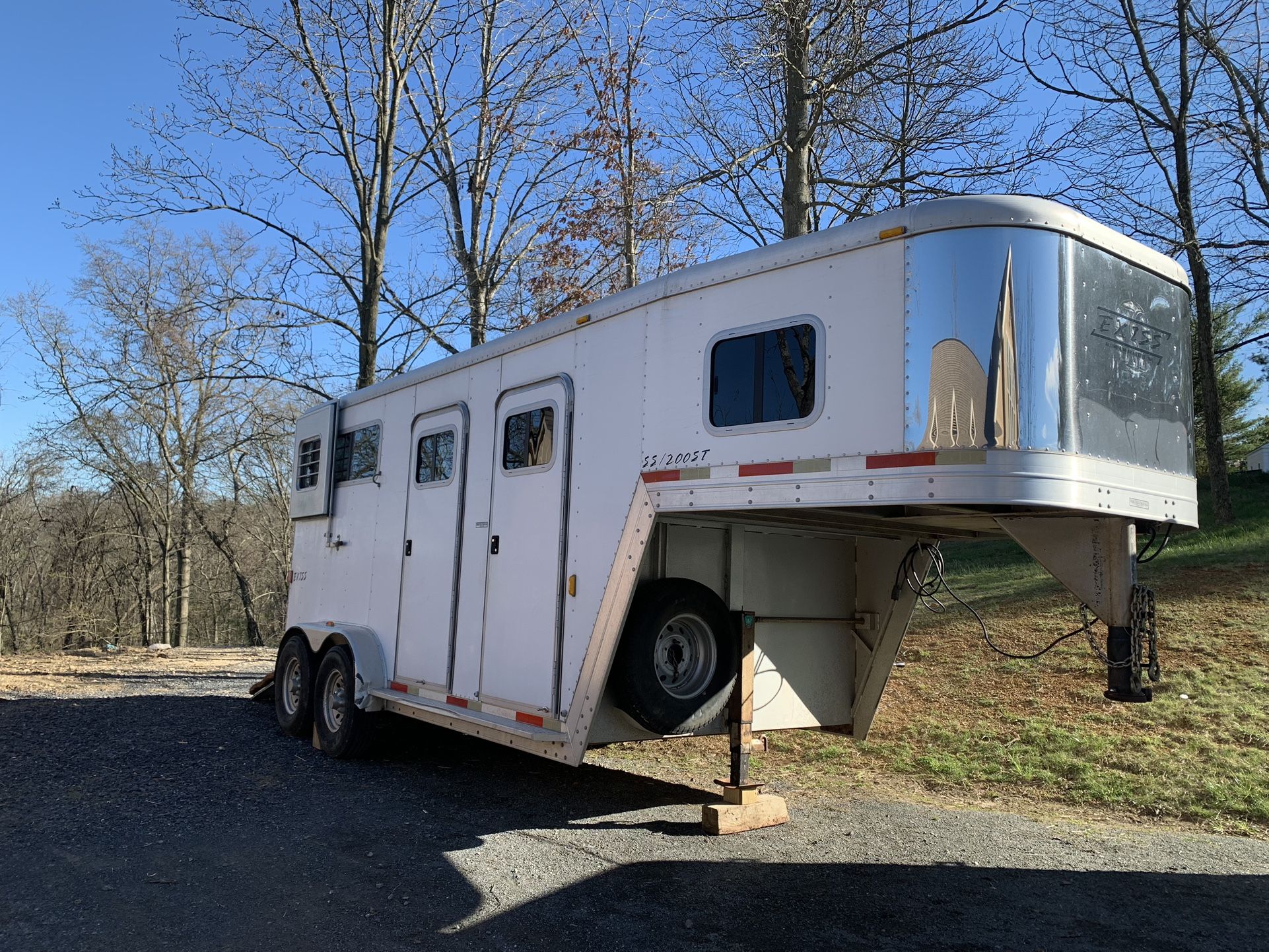 2 Horse Trailer 