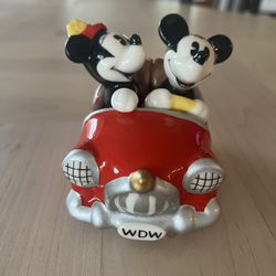 Mickie and Minnie Walt DisneyWalt Disney World Vintage Salt And Pepper