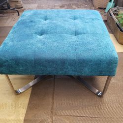 Ottoman 27x27 
