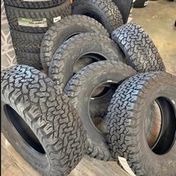 265/70/17 SUMIMOTO AT NEW TIRES