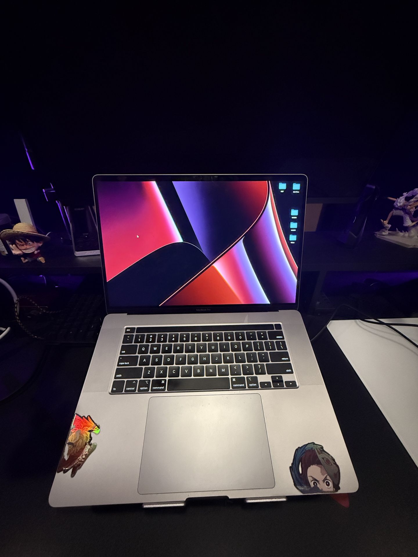 2019 MacBook Pro 16 In - i9, 4TB, 16GB of Ram