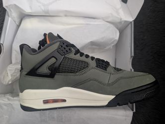 Undefeated Jordan 4s Size 9
