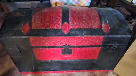 Round top trunk