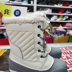 New Snow Boots Size 13
