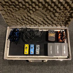 Pedalboard Complete - 4 Pedals, Power supply and Case