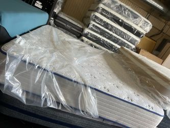 King  mattress and box springs