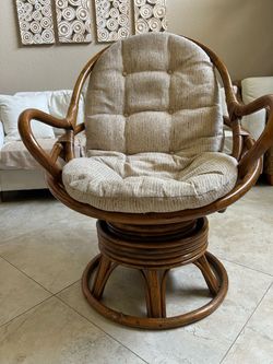 Gorgeous Rattan Swivel Rocker Chair with Cushion