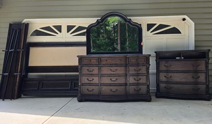 Havertys Hathaway Tobacco Bedroom Set, KING Upholstered Bed, Serpentine Dresser/Mirror & Media Chest