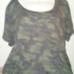Camouflage Print Top Size 22 Through 24