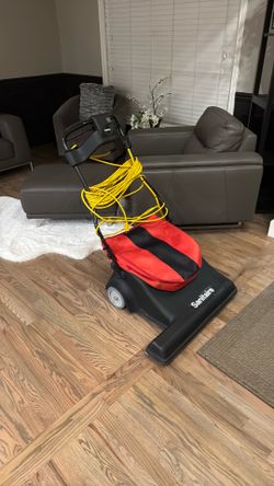 Sanitaire commercial 28” wide vacuum SC6093A like new