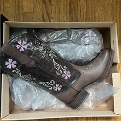 WOMENS BOOTS SIZE 7