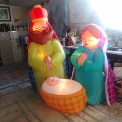 Disney 5'4 Airborne Inflatable Harlequin Nativity