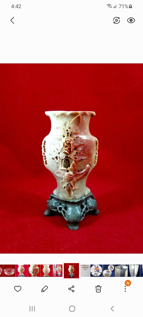 BEAUTIFUL VINTAGE NATURAL SOP STONE CARVED VASE WITH STAND IN EXCELLENT CONDITION