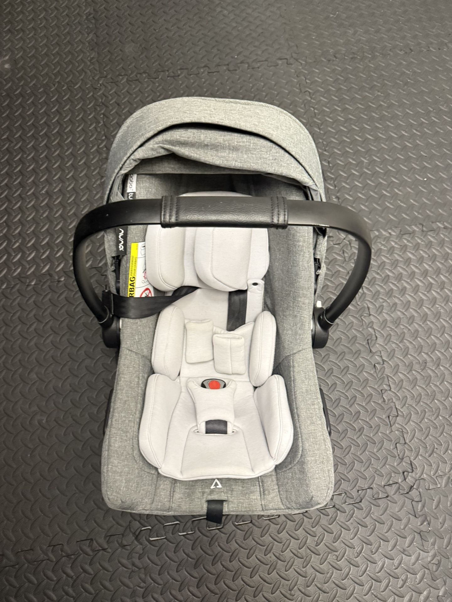 Nuna PIPA Infant Car Seat + Bugaboo Adapter – Excellent Condition