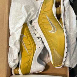 Nike Shock 