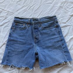 Levi Shorts 