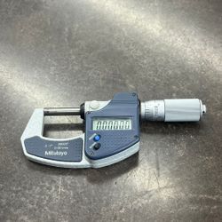 Mitutoyo 0-1” .00005” 0.001 mm C/N 293-832-30 Digital Micrometer