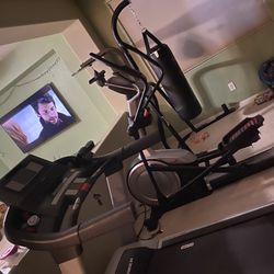 Great Gym Equipment Treadmill/Elliptical  