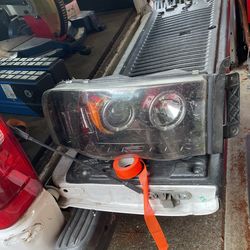 2005 Dodge Headlights 
