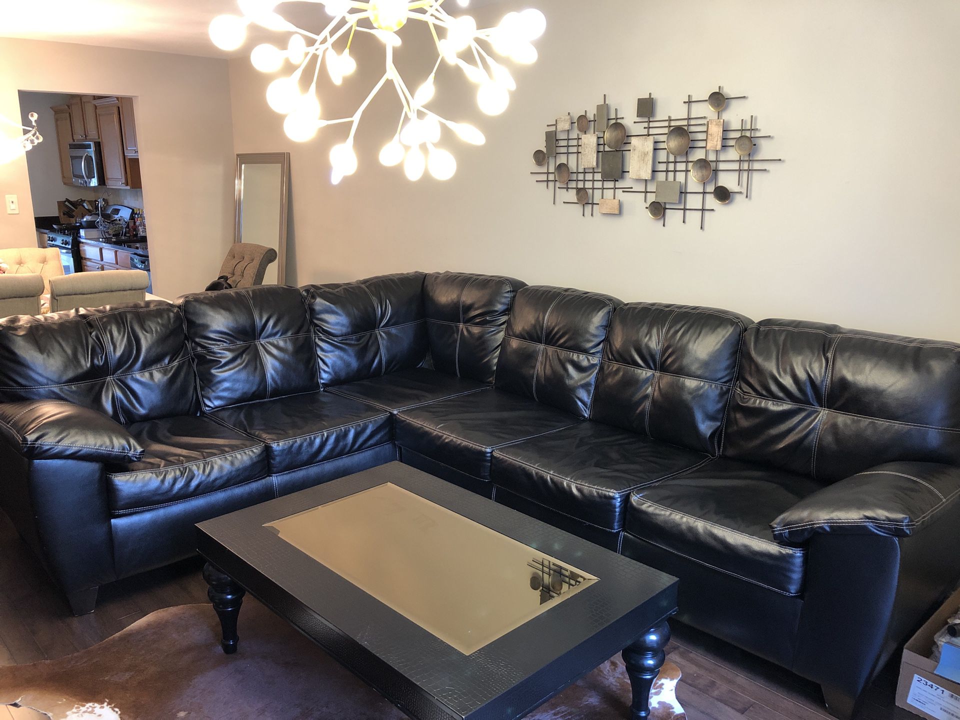 Perfect condition black leather 2 piece couch/sofa