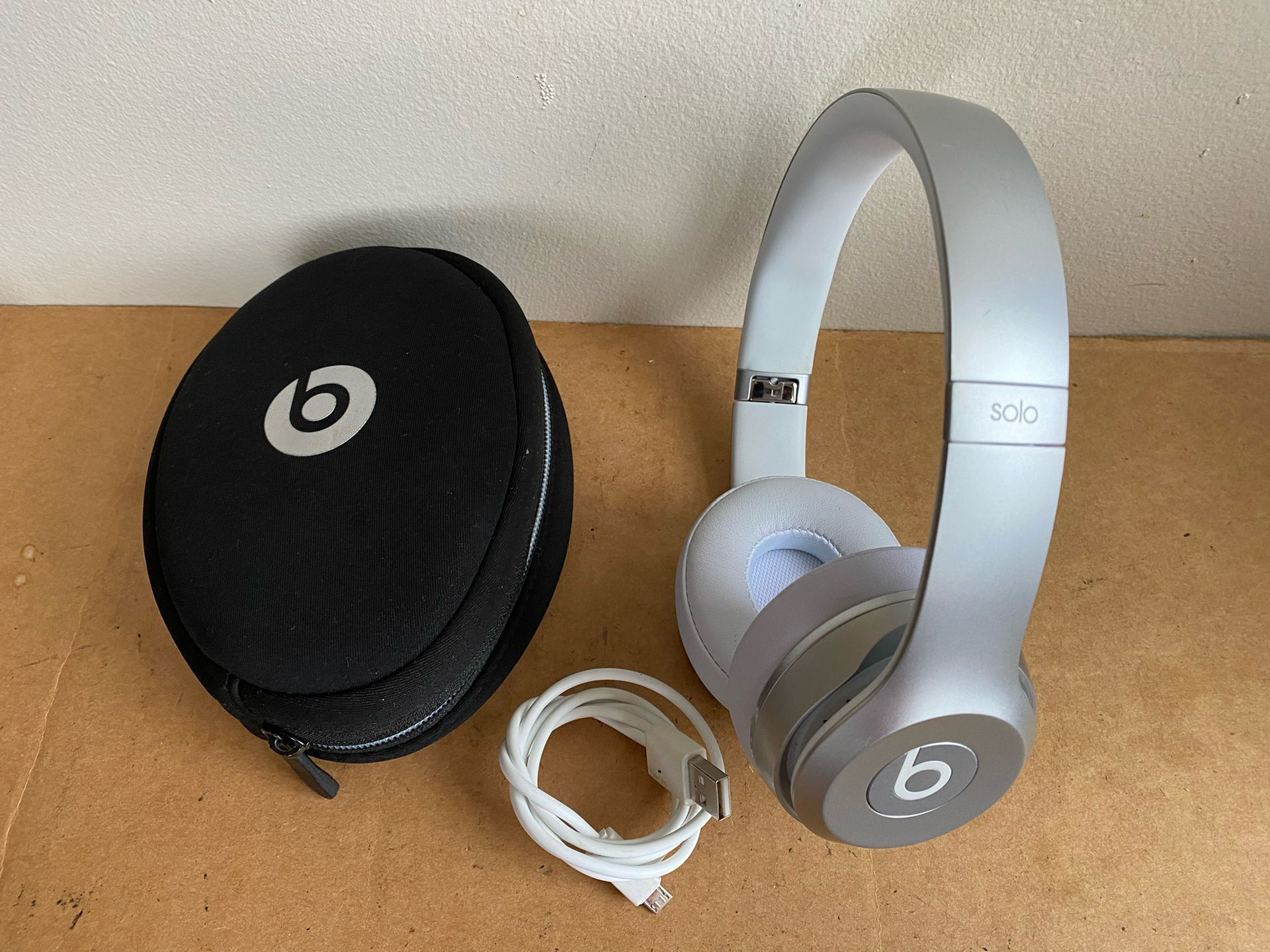 Beats Solo Wireless Headphones