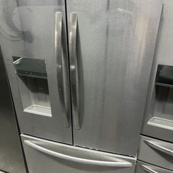 FRIGIDAIRE REFRIGERATOR