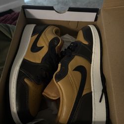 AIR JORDAN 1 LOW
