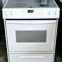 !As new!  Excellent condition, WHIRLPOOL white electric stove for island very clean, 220v👏 works perfectly, 31" delivery available, for an extra pric