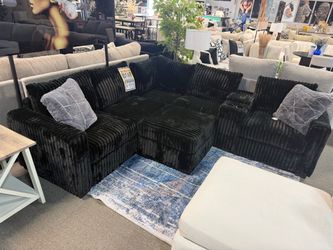 Perfect sectional!! πβοΈπ₯ Easy financing.